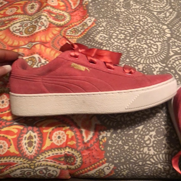 Pink Puma Suede Platforms W/ Ribbon Lace 🎀🎀 - Picture 3 of 3